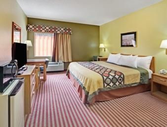 Hotel Super 8 By Wyndham Pasadena
