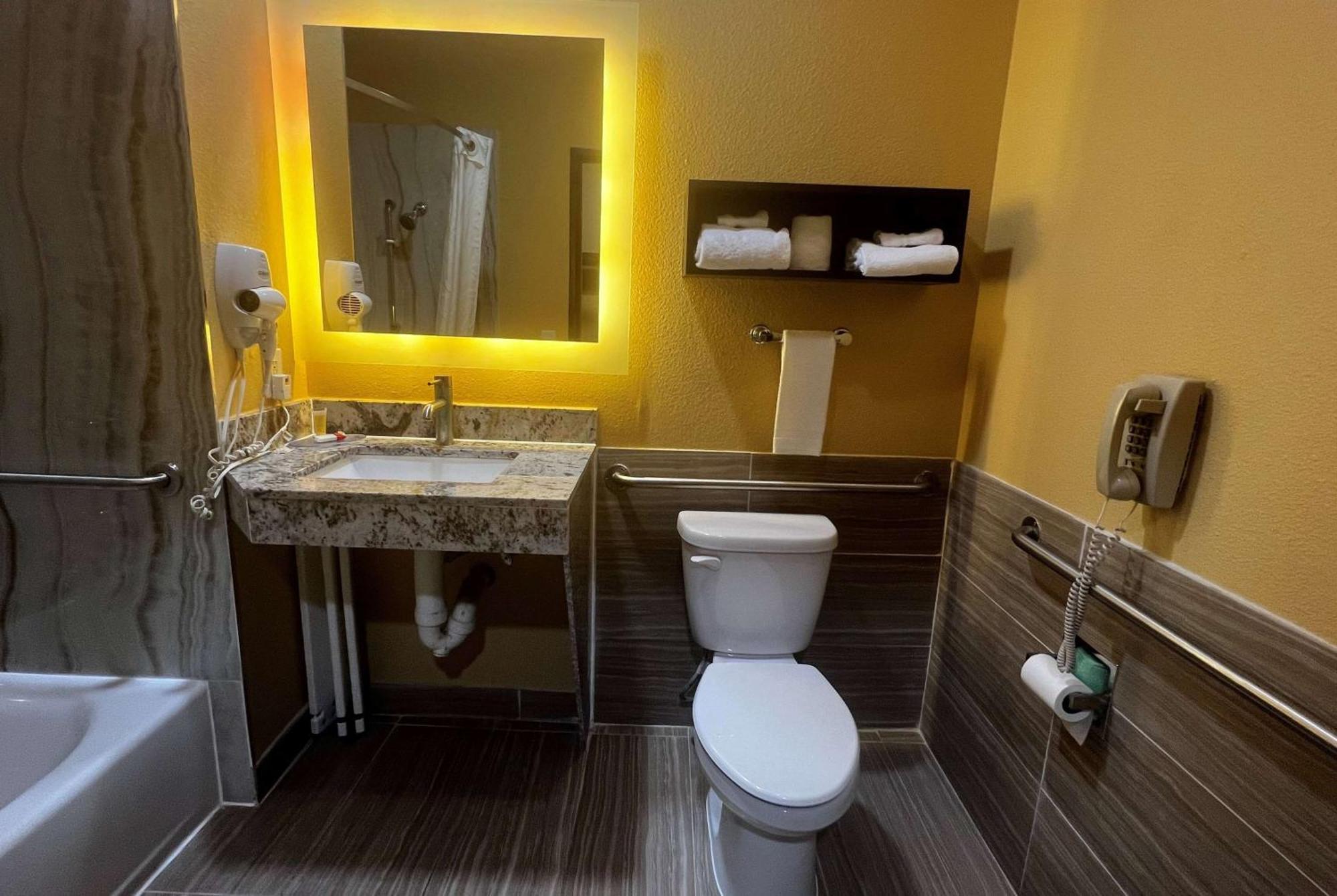 Super 8 By Wyndham Hotel Pasadena